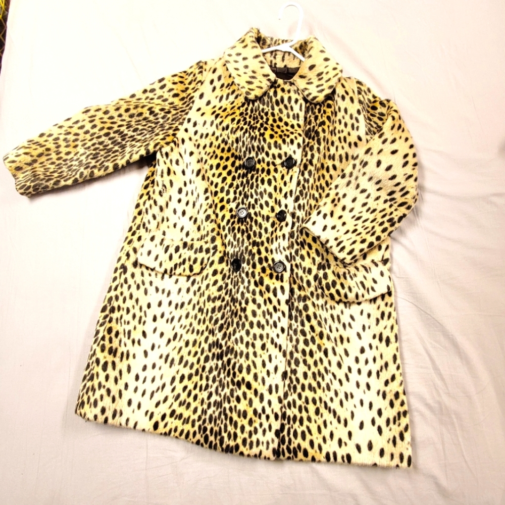 VTG Womens Leopards Coat